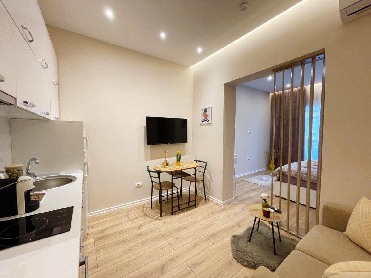Aj Apartments, Hidden Gem In The Heart Of ติรานา ภายนอก รูปภาพ
